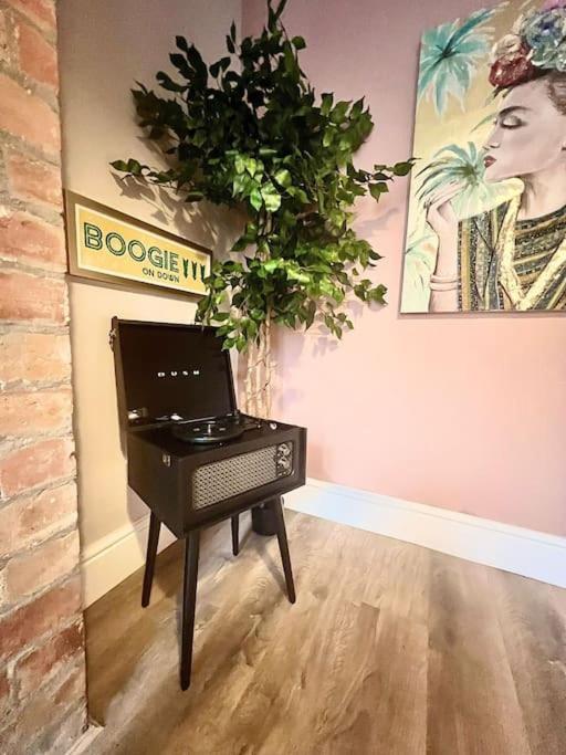 Canalside Terrace-Boutique Stay Worcester City Bagian luar foto